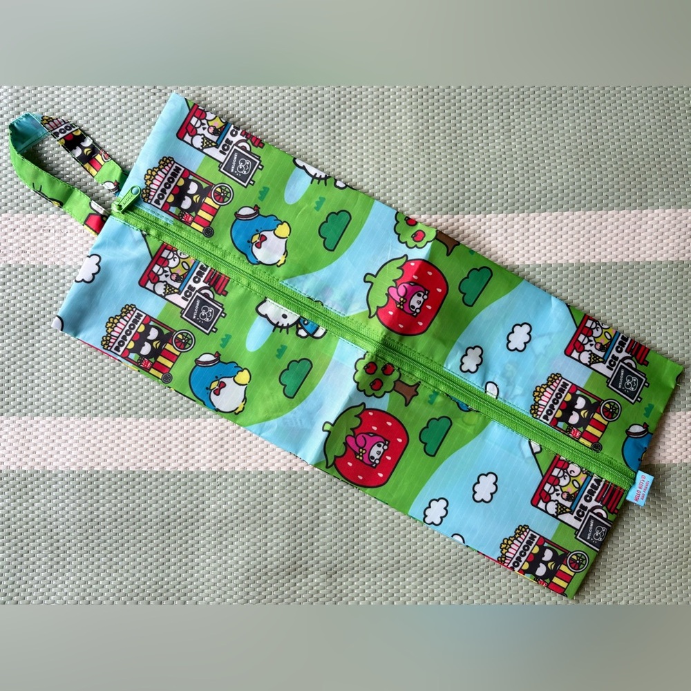 BAGGU Large 3D Zip Pouch HELLO KITTY & FRIENDS